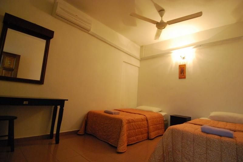 Roof Top Guest House and Hostel Melaka - 1