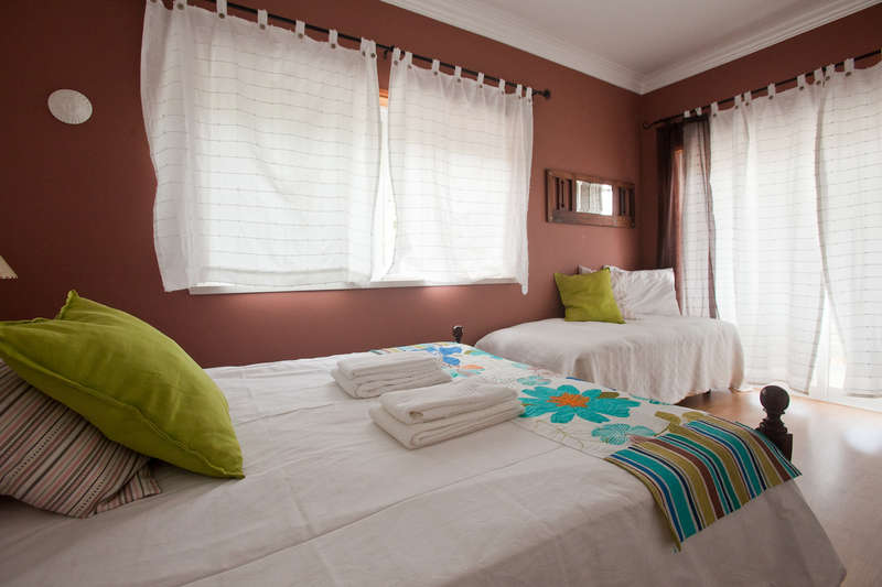 Ericeira Chill Hill Hostel & Private Rooms - 1