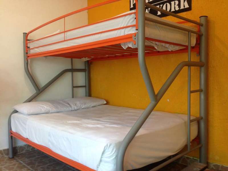 Weary Traveler Hostel - 2